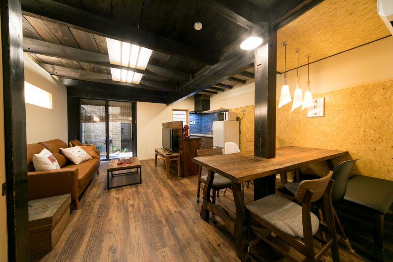 ���σ��m�x�[�V������̃��r���O�_�C�j���O